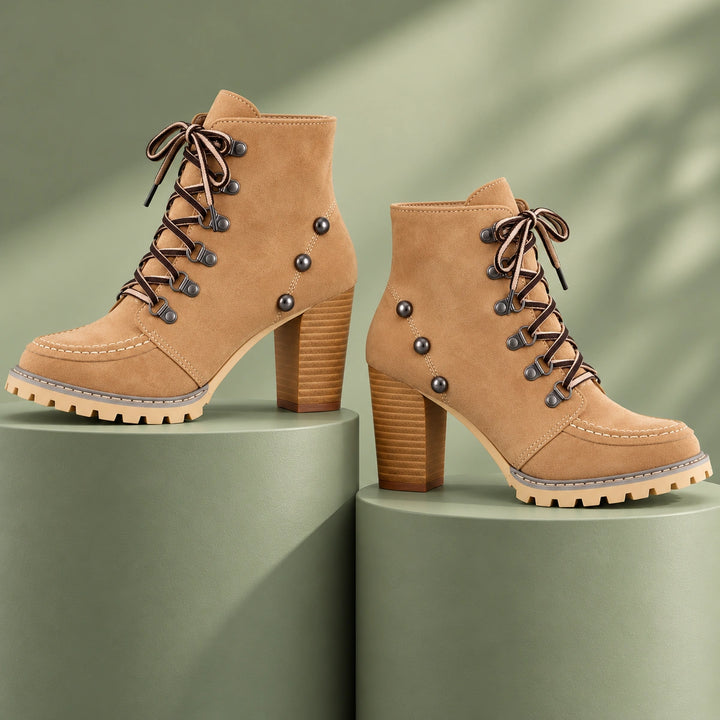 Donna Lace-Up Boots