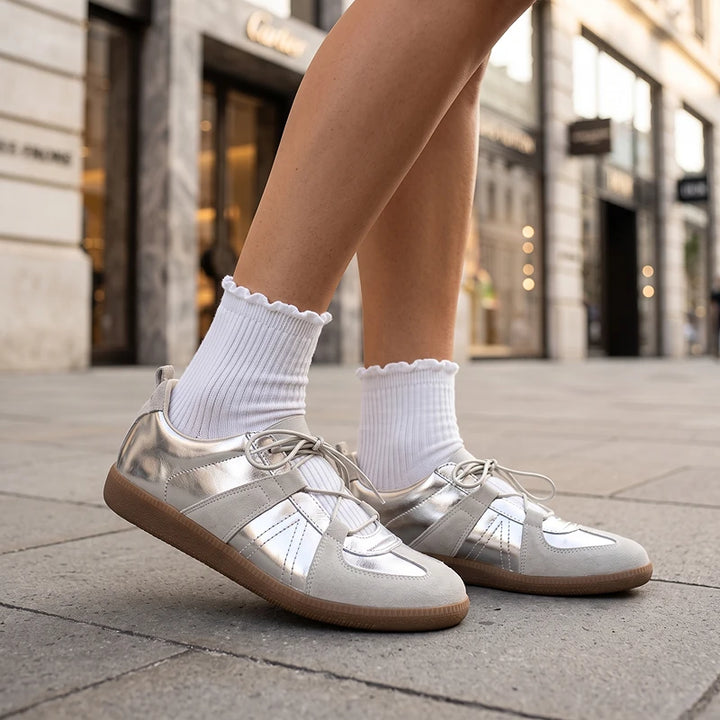 Thea Retro Sneakers