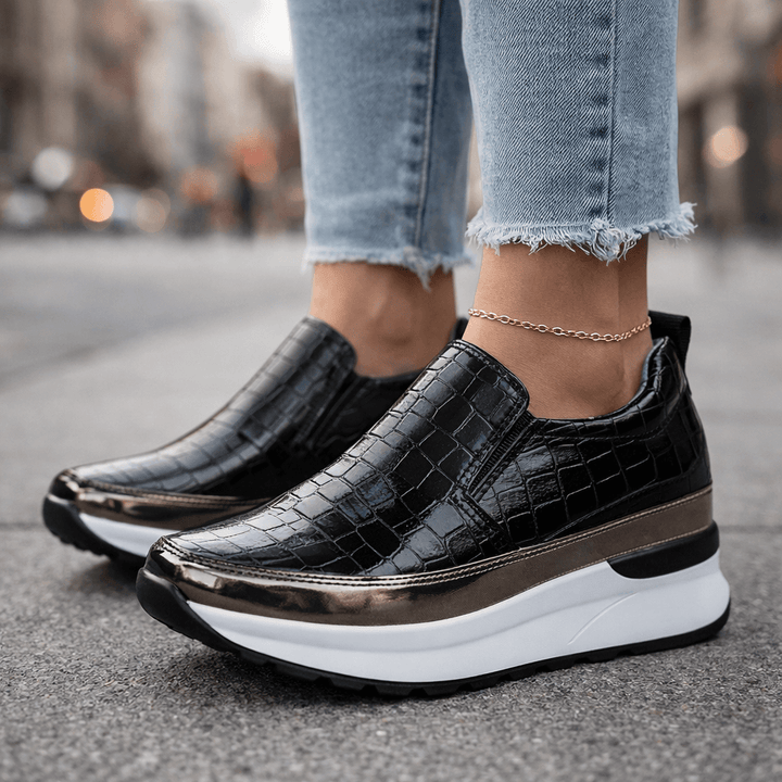 Novi Rise Sneakers
