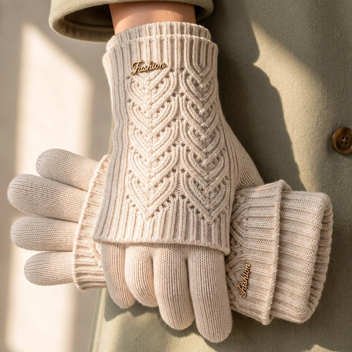 Chelsea Heart Knit Cashmere Gloves - Beige