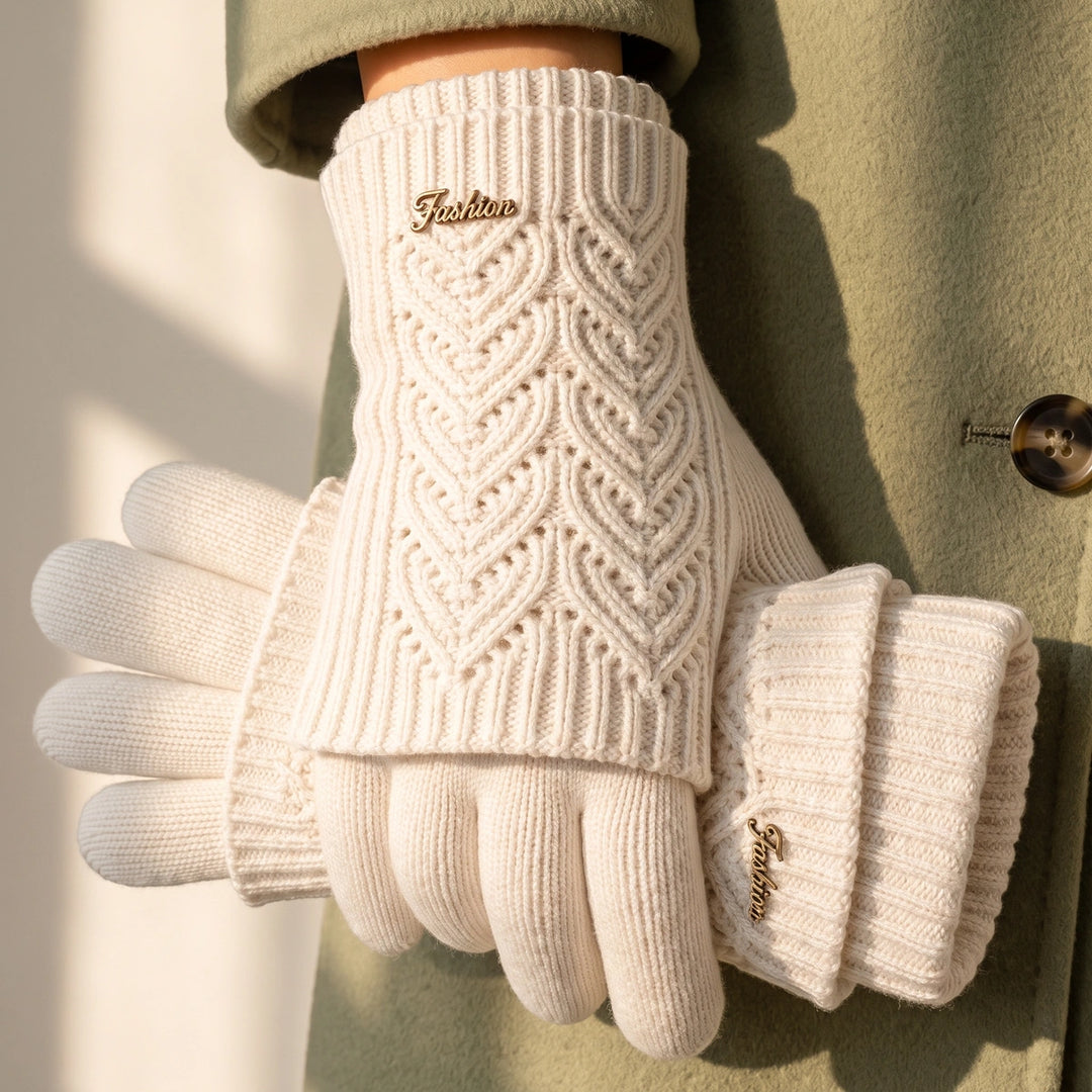 Chelsea Heart Knit Cashmere Gloves - White